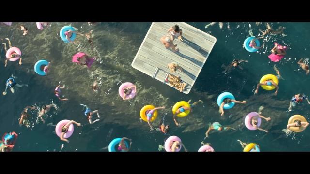 «Мег: Монстр глубины» (2018). Нападение Мегалодона на пляж с отдыхающими. смотреть онлайн