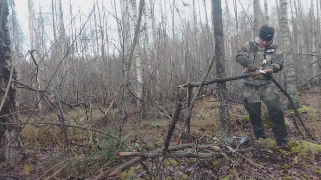 КАК СДЕЛАТЬ ЛОВУШКУ НА КУНИЦУ? ВЫБОР МЕСТА ПОД КАПКАН. НАШЁЛ ЗАСИДКУ. ПРОВЕРИЛ КОРМУШКУ ДЛЯ БОРОВОЙ смотреть онлайн