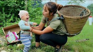 Собирала баклажаны на продажу. По дороге домой случайно нашла маленькую брошеную девочку. 1 серия