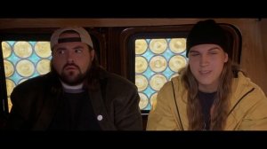 СМОТРИ У СВОИХ Фальшивый Критик Треш Обзор Фильма КВЕСТ