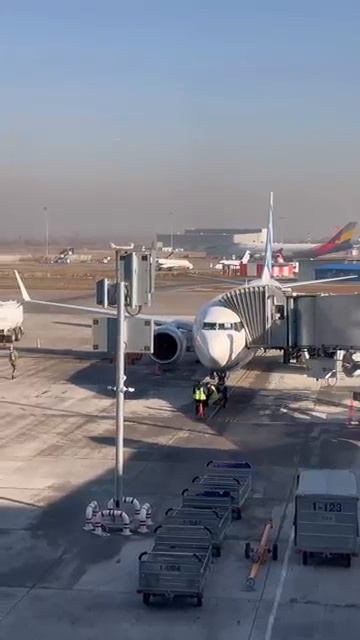 Международный аэропорт Алматы Самолёты и самолёты kazakhstan kazakhstantravel смотреть онлайн