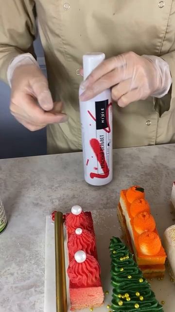 Самые удачные цвета велюра в баллончике 😍 #кондитер #тортдекор #моти #рецепты #cake #тортполено