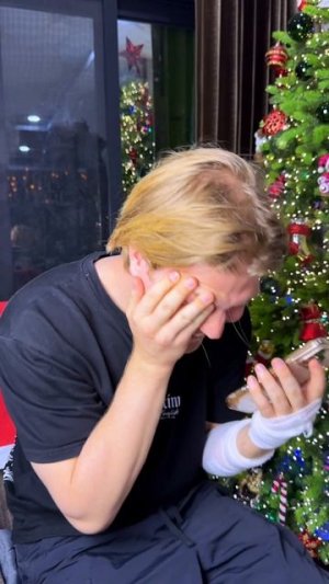 Поём песню в обратной перемотке