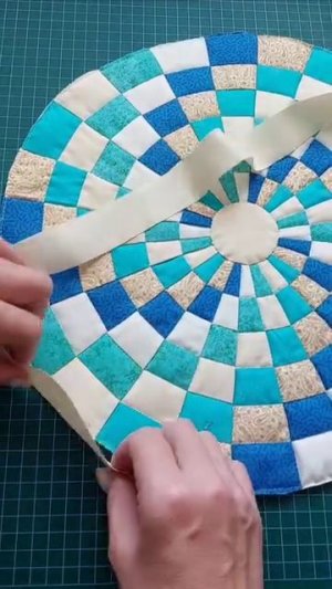 Окантовка  круглой  салфетки