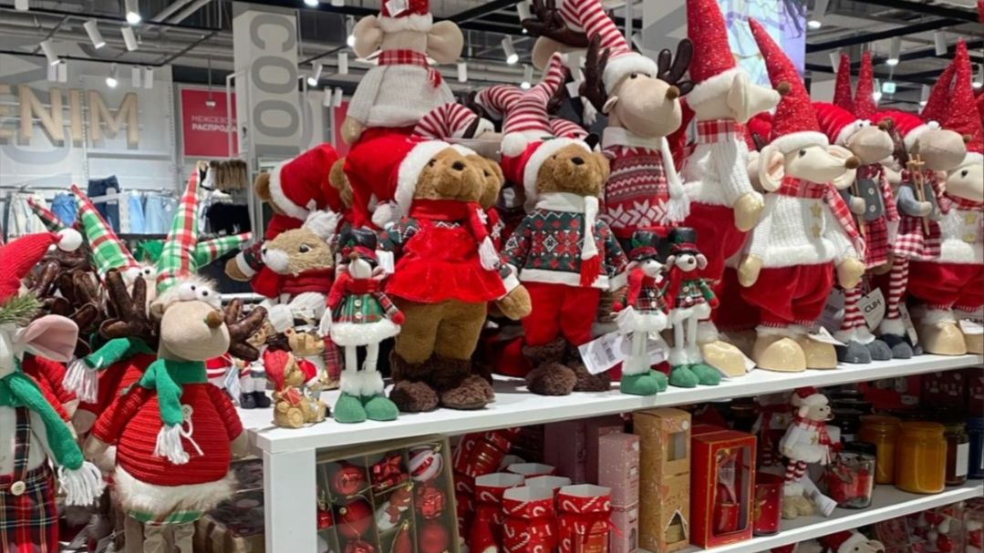 Готовится вместе с СИН к Новому году и Рождеству. Выбираем себе и в подарок. Посуда, елочные игрушки смотреть онлайн