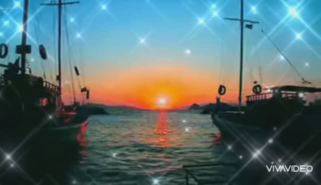 ***В МОРЕ ХОДЯТ ПАРОХОДЫ...*** смотреть онлайн