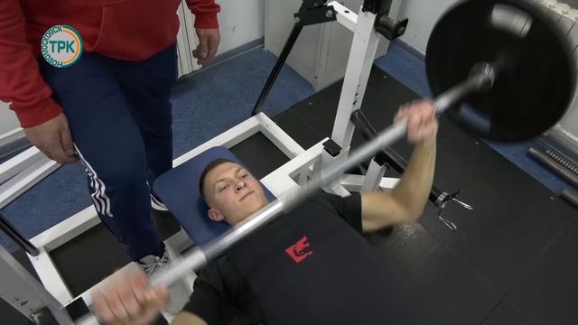 Новомосковские пауэрлифтеры вернулись победителями со Всероссийского турнира смотреть онлайн