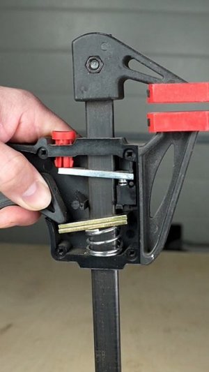 Как работает струбцина