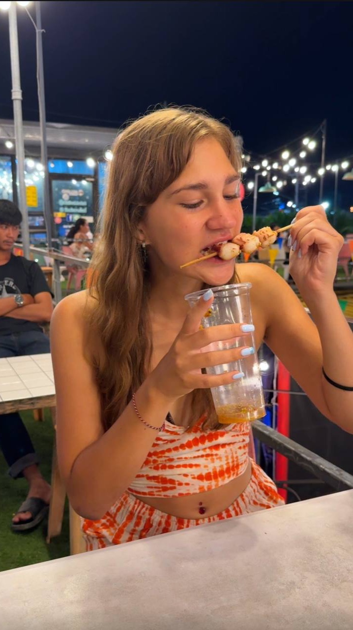 Ещё НИКТО не говорил о путешествиях Это?! 😉🌴 Что думаете? смотреть онлайн