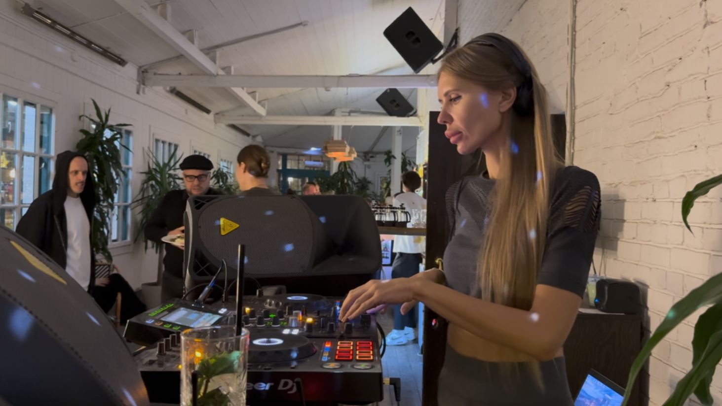 RAIN IN MONACO @ Veranda32.05 REST | Funky Jazz House