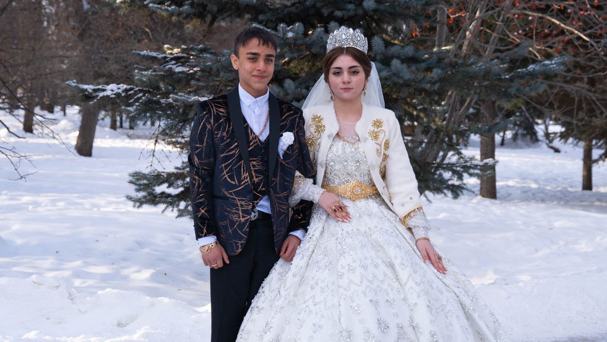 Пэрэзва. Миша и Соня ! У Маеру Шолду удэл кай Червон Палюк ! смотреть онлайн