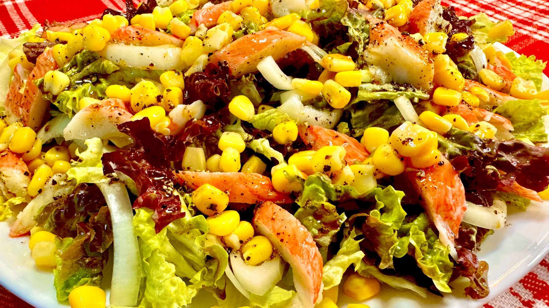 Салат с крабовыми палочками «Аппетитный»!