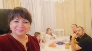 Готовлю обед. В ожидании мужа. Долгожданная встреча. Приехали дети с внуками.