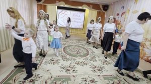 Танец с мамами