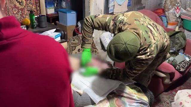 СВО День 1373: Военнослужащие ГрВ «Центр» помогают раненым мирным жителям смотреть онлайн