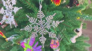 Наряжаю ёлку бисерными игрушками / Игрушки из бисера / Фигурки из бисера / Бисероплетение /