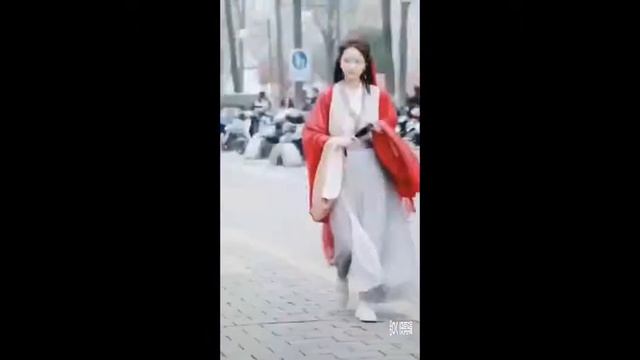 Китаянки в костюме «ханьфу» смотреть онлайн