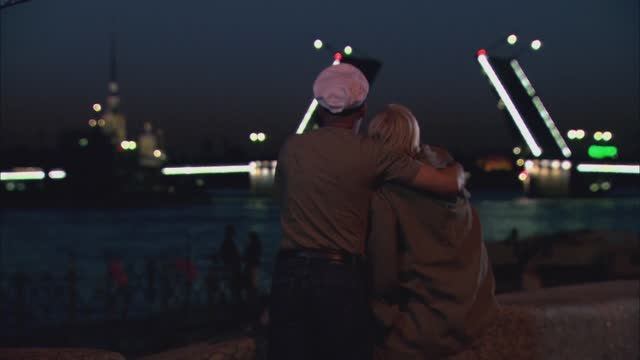 ВСТРЕЧНОЕ ТЕЧЕНИЕ - 4 серия смотреть онлайн