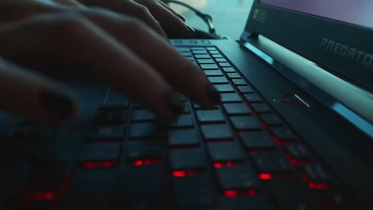 Такое грязное прошлое женщины покажет, что лучше бежать от неё смотреть онлайн