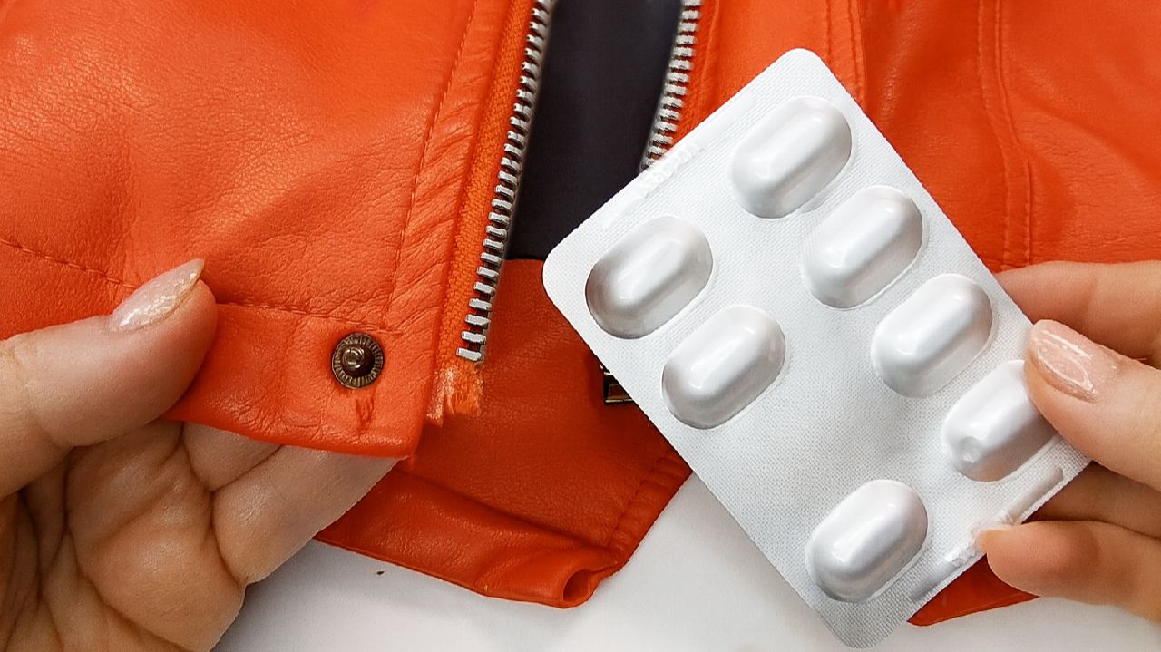 Ремонт молнии за 2 минуты — портные не хотят, чтобы вы знали! (работает с ЛЮБОЙ молнией) смотреть онлайн