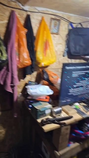 Вот так мой Брат позывной "МЯТА" провёл мне шоурум своих хором🤣🤍💙❤️🇷🇺🇷🇺🇷🇺У нас круче брат🤣 смотреть онлайн