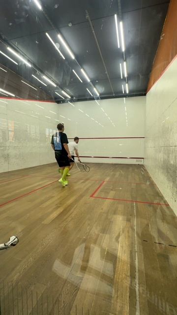 Играйте в сквош! Хорошего понедельника!