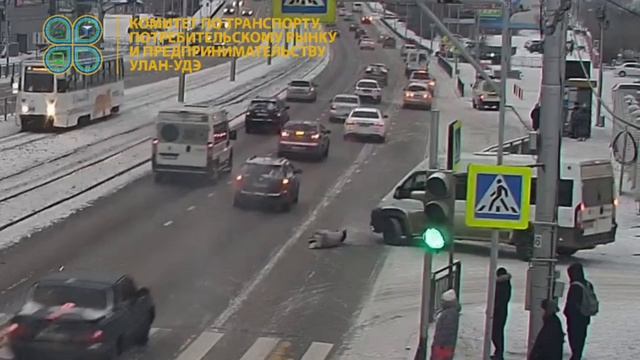 В Улан-Удэ на улице Бабушкина микроавтобус сбил женщину