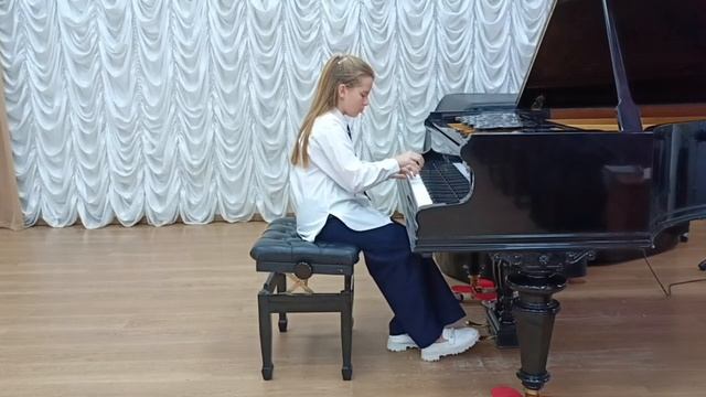 Колесникова Алина  И. Парфёнов Русский танец