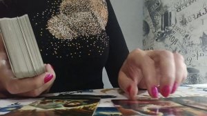 Его чувства, планы, действия в отношении вас? Расклад Таро