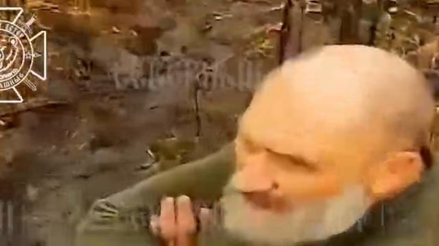 дед из ВСУ притворился пугалом.Ну или силу земли хотел получить .В общем версией очень м смотреть онлайн