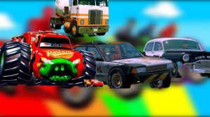 Новые грузовики против огромных лежачий полицейских в BeamNG