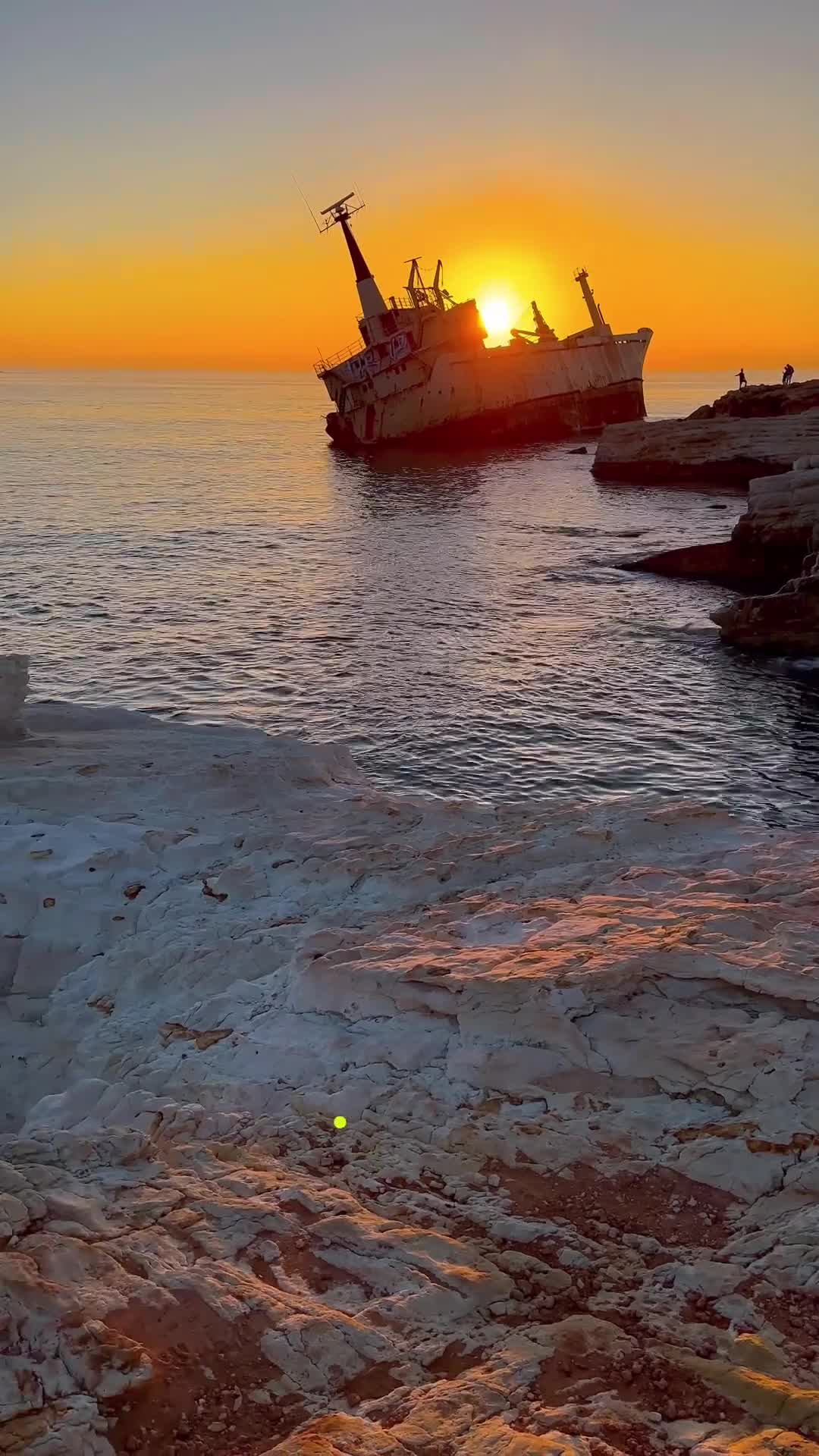 Очаровательный закат на Кипре 🌅 смотреть онлайн