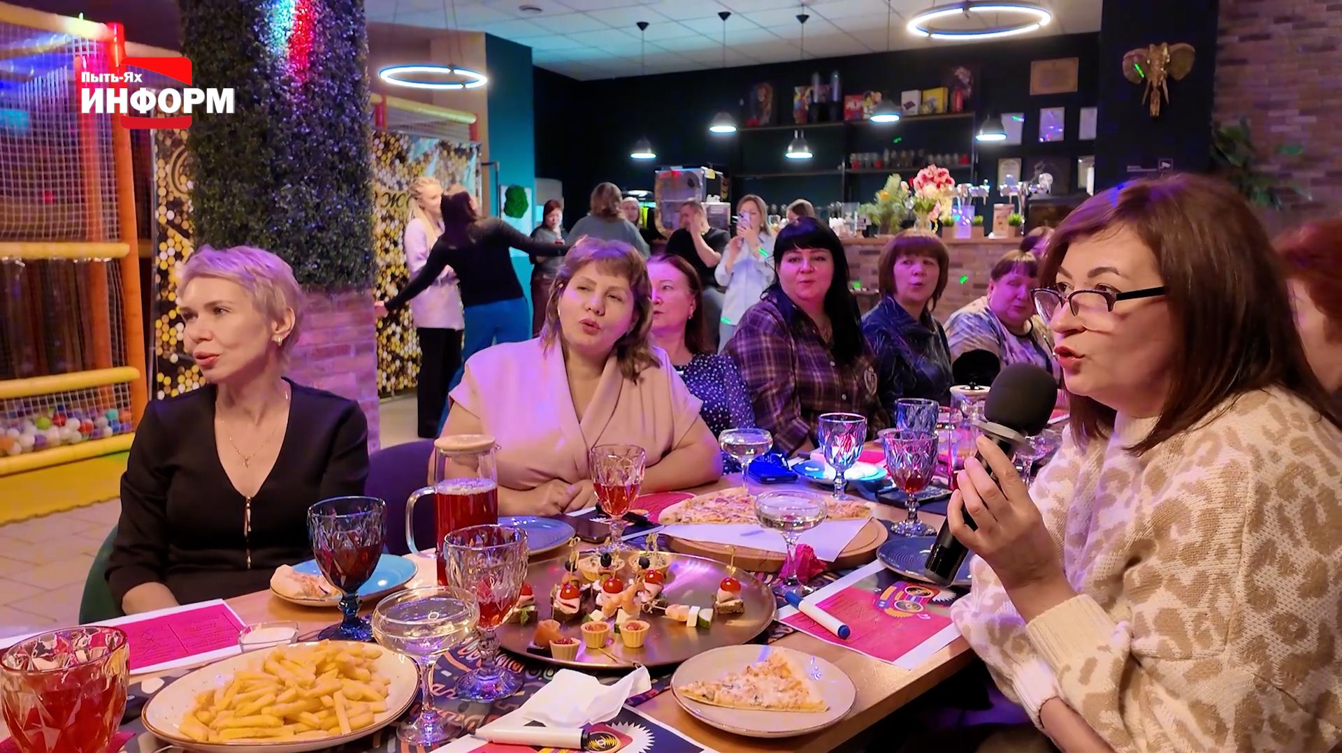 Праздничный вечер для матерей героев смотреть онлайн