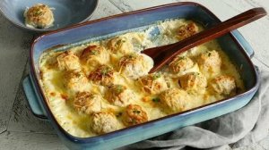 ЗАПЕКАНКА "ТЕФТЕЛИ НА ПОДУШКЕ ИЗ ПЮРЕ"