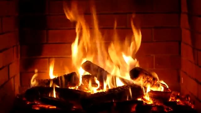 Горящий камин, со звуком треска дров смотреть онлайн
