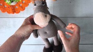 Обзор вязаных лошадок