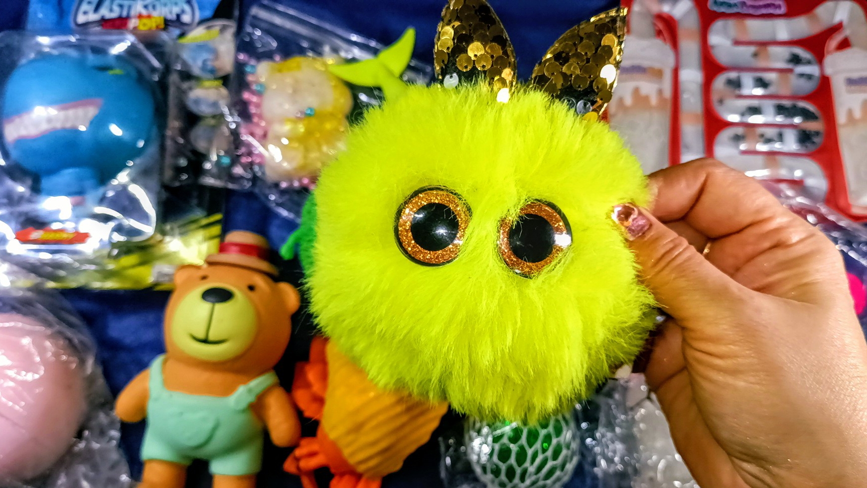 АСМР распаковка Киндер Сюрприз яйца АСМР Новинка 🥰🤯 приятные звуки АСМР смотреть онлайн