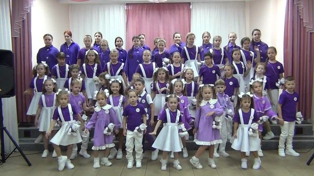 Песенка о медведях А. Зацепин, Л. Дербенев Хор Музыкальный клан. Рук. Морозова М.В.