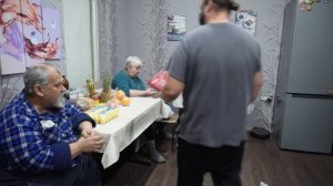 Купили продукты пенсионеры и их сын На какую рыбку вся семья позарилась ПОДВАЛ ИЛЬИЧА