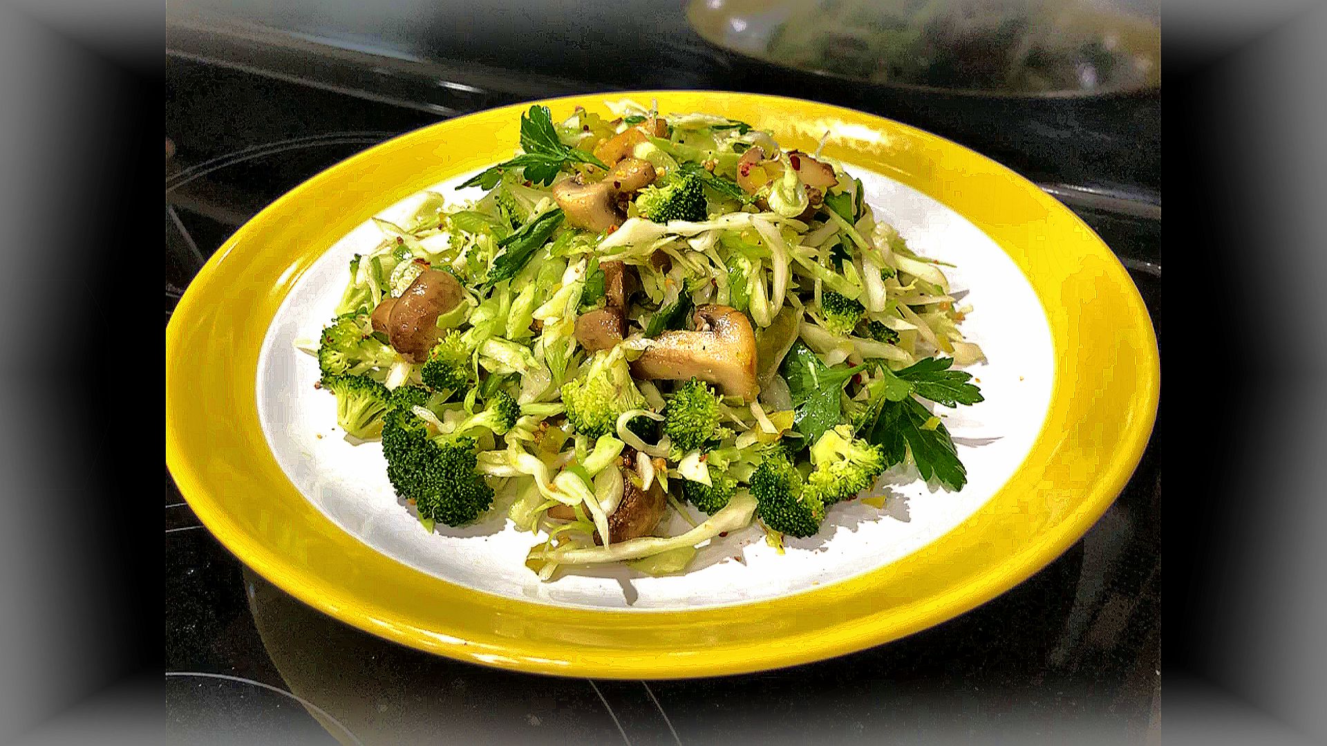 Изумительный САЛАТ ИЗ КАПУСТЫ добавьте в свою копилку, готовлю часто Это просто смотреть онлайн