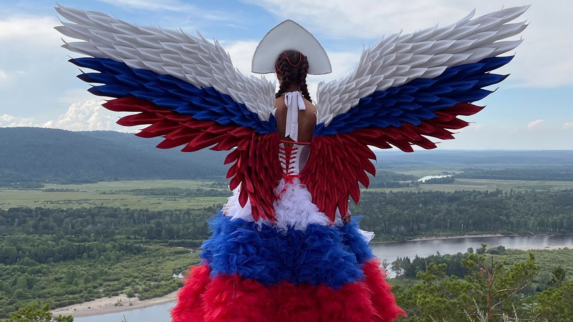 𝐋𝐔𝐍𝐀𝐑𝐈𝐀 𝐑𝐚𝐝𝐢𝐨 𝐌𝐢𝐱 /vol.9 2025/ смотреть онлайн