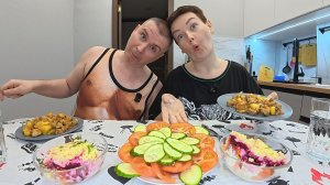 Мукбанг ОТРЫВАЕМСЯ по наЖОРИСТЫМ явствам! ОТМЕТИЛИ наше преображение перед Таиландом) Семейный ужин