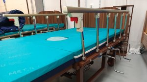 видео модели Remeks механической с боковым переворотом и туалетом