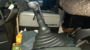 Если рычаг переключения передач туго ходит в стороны. MAN TGX