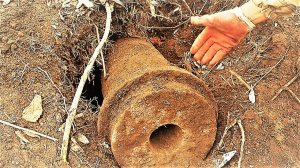 Вот это дурындина, её не сдвинуть. Нашёл! Коп металлолома один сигнал, и можно ехать.