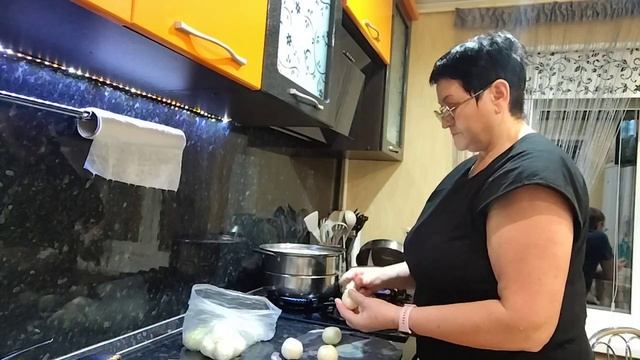 ОБЫЧНАЯ ЖИЗНЬ В СЕЛЕ/ ПРИГОТОВИЛА КАРТОФЕЛЬНОЕ ПЮРЕ НА ВАРЕНИКИ. смотреть онлайн