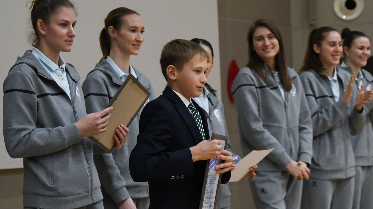 В Академии состоялась встреча с волейбольной командой «Динамо» смотреть онлайн