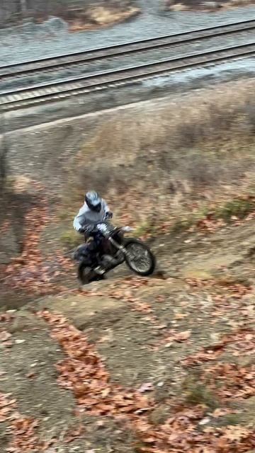 Бешенная электричка 🤣 смотреть онлайн