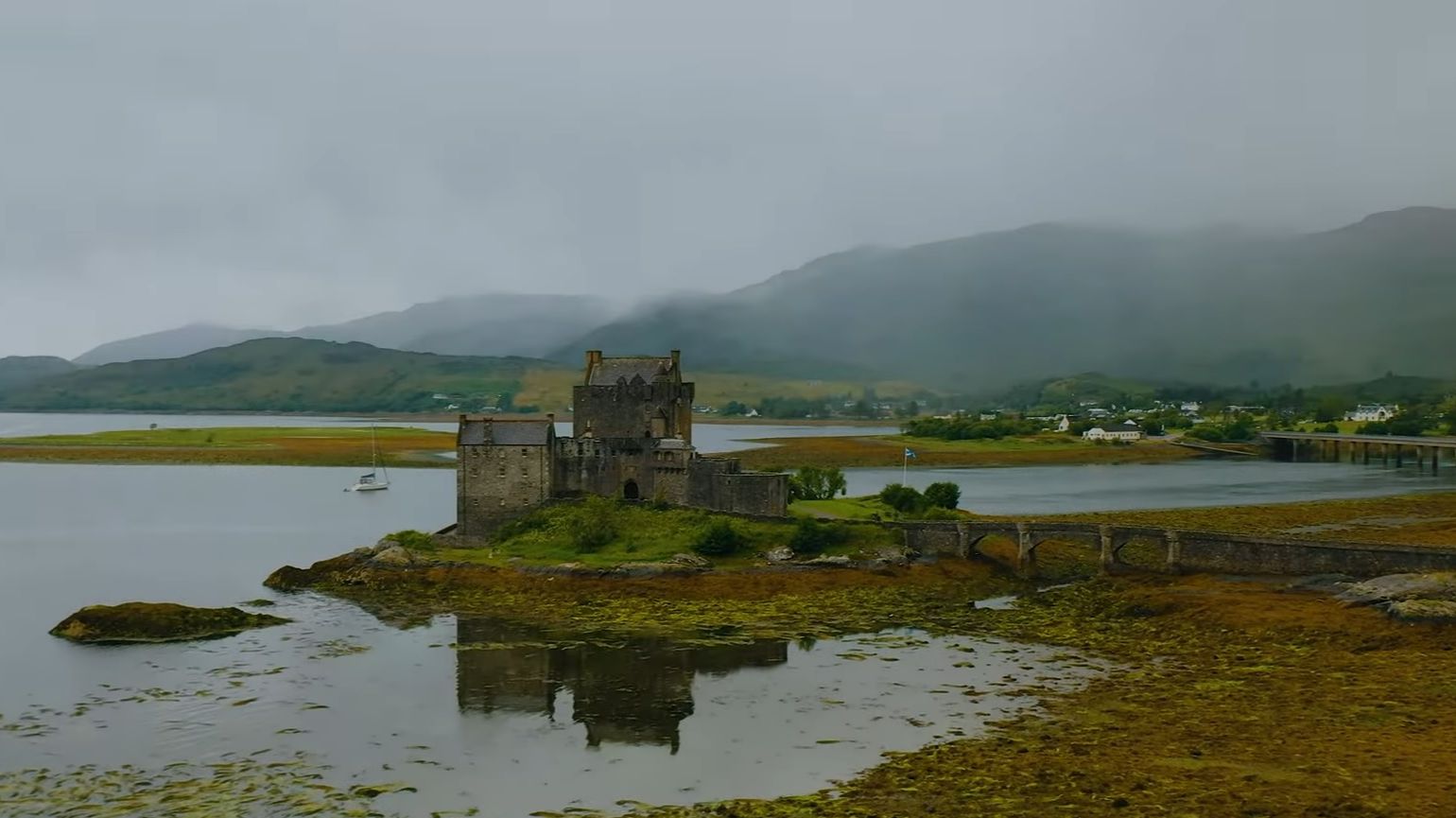 Шотландия 4K – Высокогорная симфония Золота, Тумана и Спокойствия – Умиротворяющая музыка смотреть онлайн