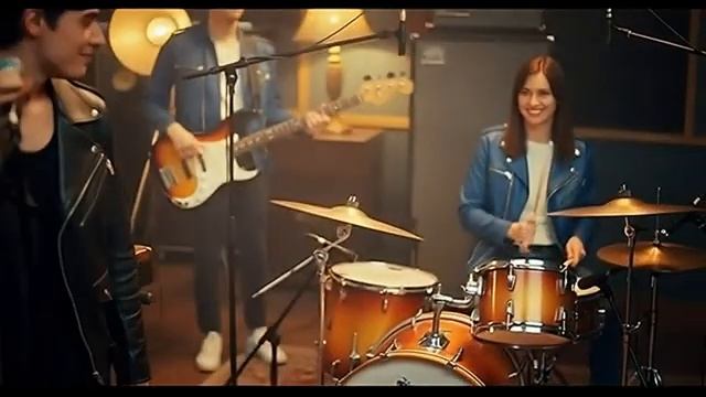 Вдалеке - Светлый свет смотреть онлайн